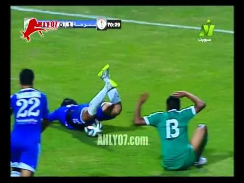 اغرب قرار ولقطة تحكيمية في لقاء سموحة واهلي طرابلس
