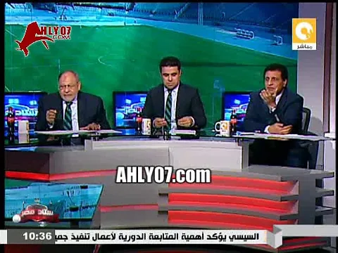 شاهد فاروق جعفر والشيخ طه يحرجون بشدة خالد الغندور على الهواء في الاستوديو