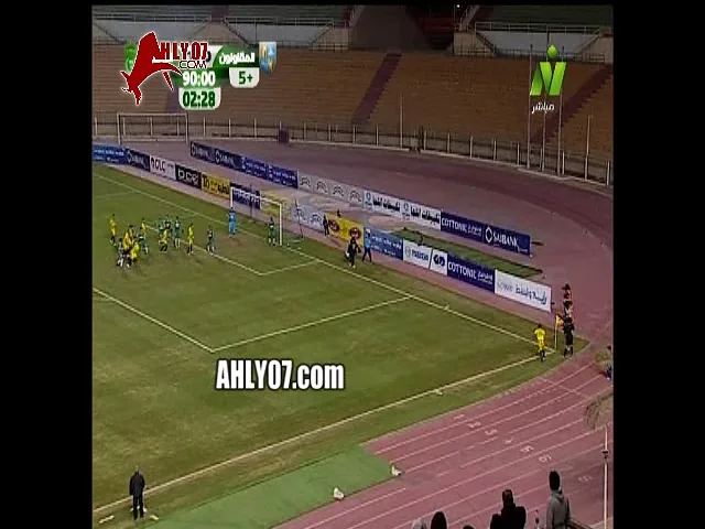 شاهد الدوري المصري يعود بفرصة ولا أغرب تهدر من منتصف الملعب انفراد ثنائي بين الاتحاد والمقاولون