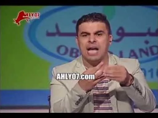شاهد اشتعال خالد الغندور على الهواء وانفعاله بعد تأجيل مباراة الأهلي من أجل بابا الفاتيكان ودرس قاسي له من مهيب وجلال