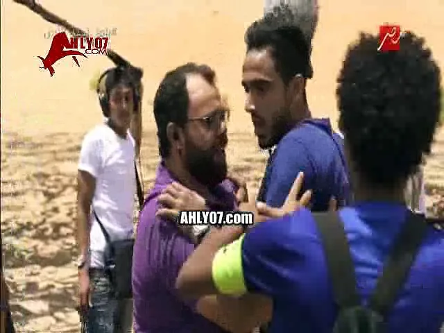 شاهد كاملا رد الفعل الناري لمحمود كهربا ومؤمن زكريا وانهيالهم بالضرب والسباب على رامز جلال بعد علمهم بالمقلب