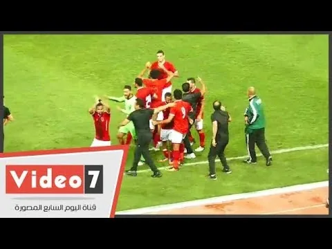 شاهد مسخرة ورد فعل ناري لابراهيم حسن لحظة احراز الأهلي هدف التعادل في نهائي كأس مصر يتوجه لبدلاء الأهلي بسبب فرحتهم ويتشنج