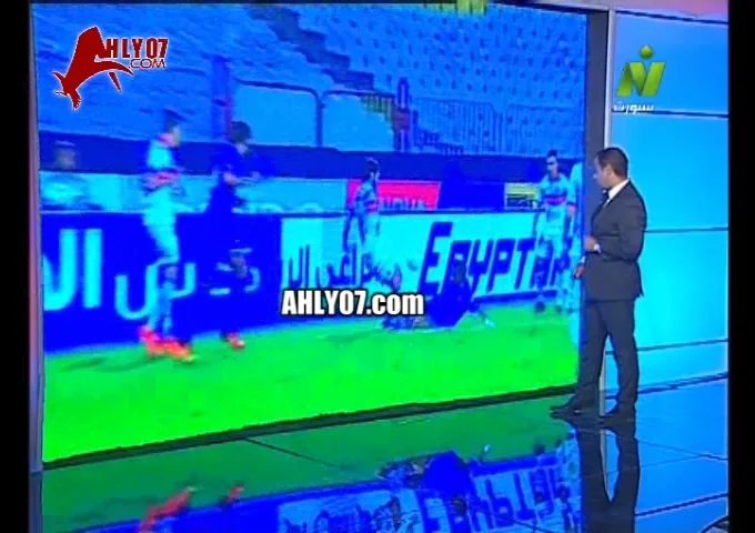 شاهد للتاريخ خبراء التحكيم يجمعون الزمالك فاز بالكأس بالتحكيم طردين مباشرين لحامد ومحمود وهدف غير شرعي وطرد غير عادل ضد لاعب سموحة